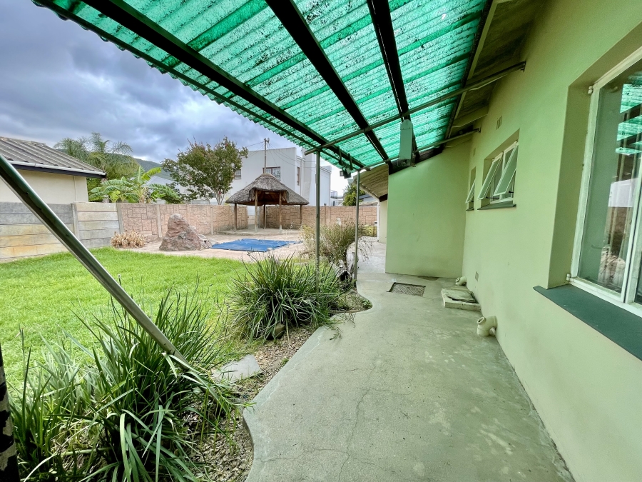 4 Bedroom Property for Sale in Lemoenkloof Western Cape